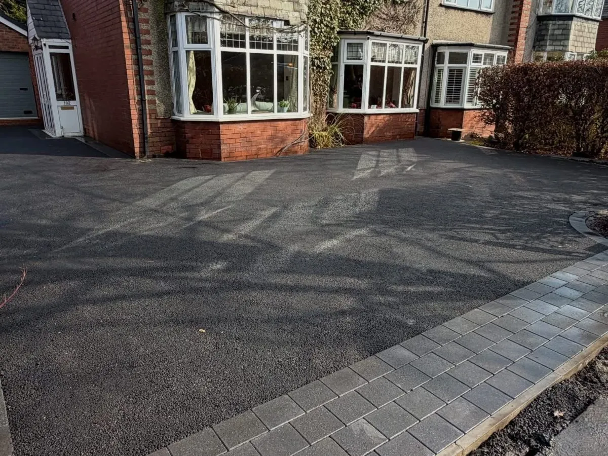 A completed tarmac driveways project by THB Contractors